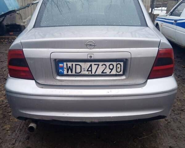 Опель Вектра, объемом двигателя 1.6 л и пробегом 320 тыс. км за 1100 $, фото 1 на Automoto.ua