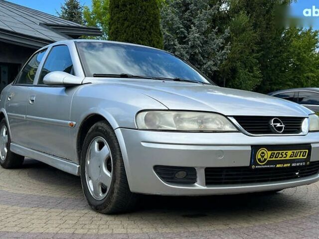 Опель Вектра, объемом двигателя 2.2 л и пробегом 251 тыс. км за 2999 $, фото 1 на Automoto.ua