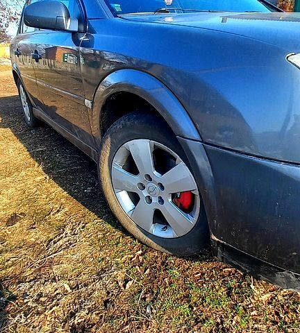 Опель Вектра, объемом двигателя 18 л и пробегом 330 тыс. км за 3000 $, фото 1 на Automoto.ua