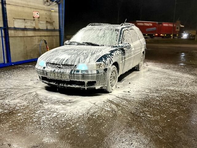 Опель Вектра, объемом двигателя 18 л и пробегом 0 тыс. км за 1400 $, фото 1 на Automoto.ua