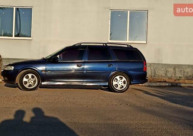 Опель Вектра, объемом двигателя 2 л и пробегом 295 тыс. км за 4000 $, фото 1 на Automoto.ua