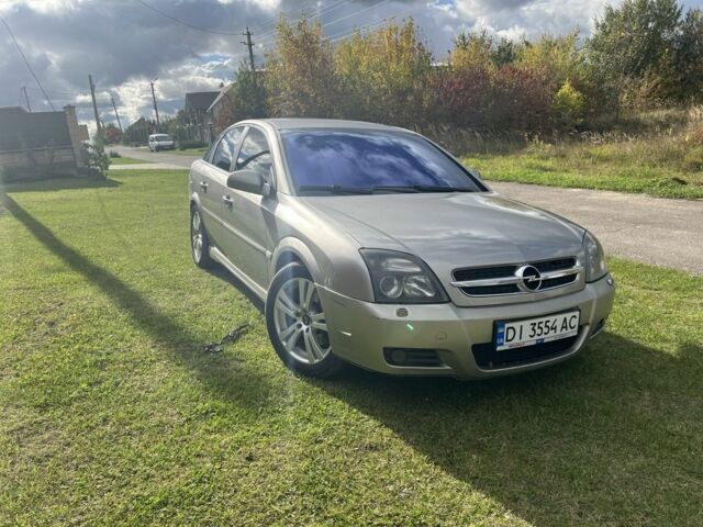 Желтый Опель Вектра, объемом двигателя 3.2 л и пробегом 377 тыс. км за 4300 $, фото 1 на Automoto.ua