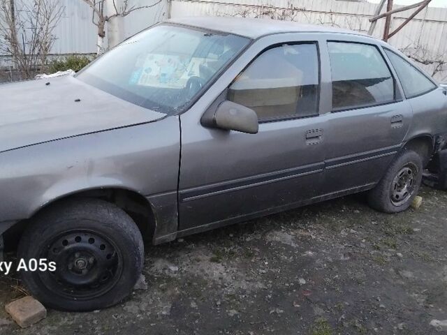 Сірий Опель Вектра, об'ємом двигуна 1.6 л та пробігом 300 тис. км за 226 $, фото 1 на Automoto.ua