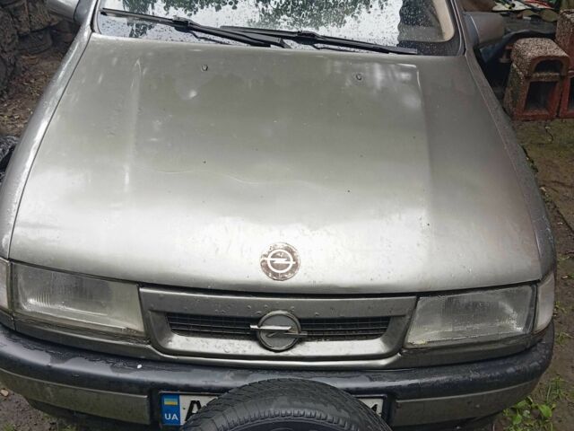 Сірий Опель Вектра, об'ємом двигуна 1.6 л та пробігом 3 тис. км за 1125 $, фото 1 на Automoto.ua