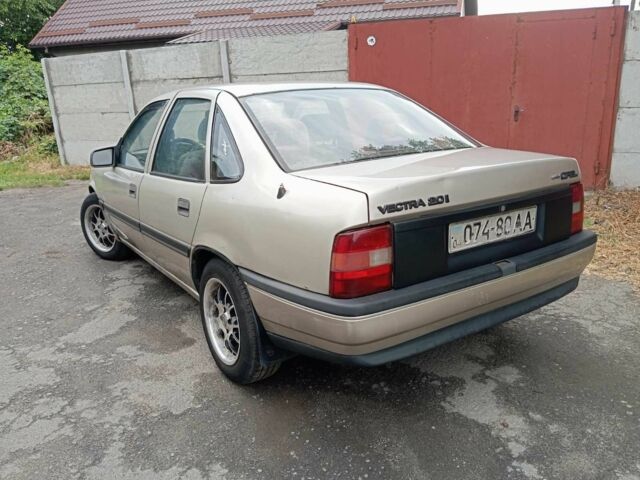 Сірий Опель Вектра, об'ємом двигуна 2 л та пробігом 147 тис. км за 1700 $, фото 1 на Automoto.ua