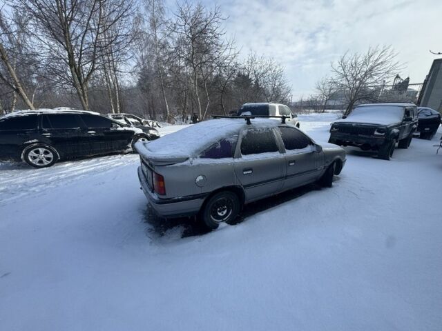 Серый Опель Вектра, объемом двигателя 1.8 л и пробегом 300 тыс. км за 600 $, фото 1 на Automoto.ua