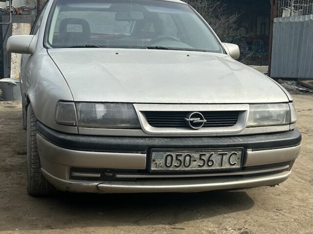 Серый Опель Вектра, объемом двигателя 1.8 л и пробегом 330 тыс. км за 950 $, фото 1 на Automoto.ua