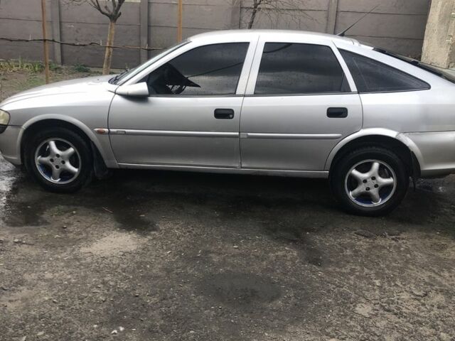 Серый Опель Вектра, объемом двигателя 2 л и пробегом 395 тыс. км за 1016 $, фото 1 на Automoto.ua