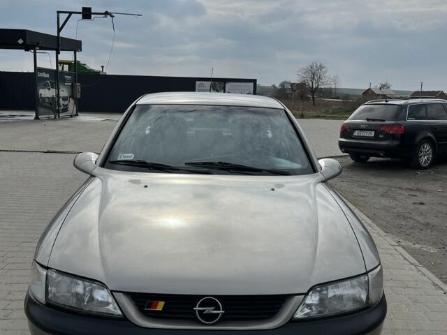 Серый Опель Вектра, объемом двигателя 1.8 л и пробегом 316 тыс. км за 2200 $, фото 1 на Automoto.ua