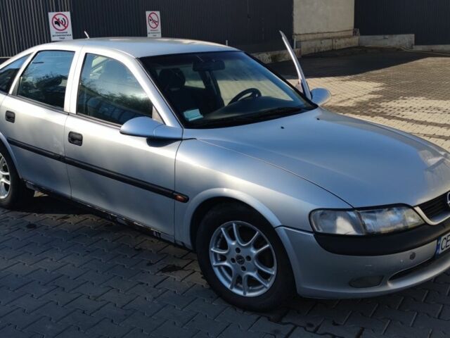 Опель Вектра 1998 у Чернівцях на Automoto.ua Сірий Опель Вектра, об'ємом двигуна 1.6 л та пробігом 257 тис. км за 1781 $, фото 1 на Automoto.ua