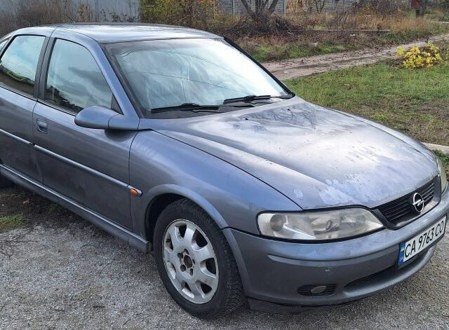 Серый Опель Вектра, объемом двигателя 2 л и пробегом 280 тыс. км за 1850 $, фото 1 на Automoto.ua