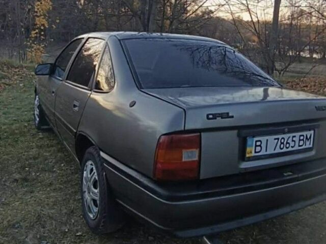 Сірий Опель Вектра, об'ємом двигуна 1.6 л та пробігом 123 тис. км за 1500 $, фото 1 на Automoto.ua