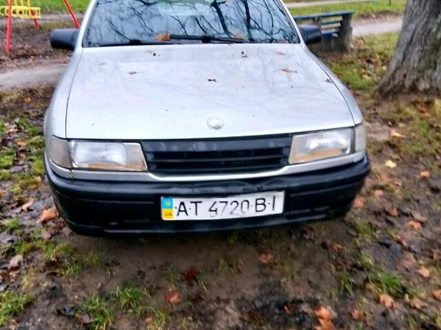 Серый Опель Вектра, объемом двигателя 1.6 л и пробегом 300 тыс. км за 1000 $, фото 1 на Automoto.ua