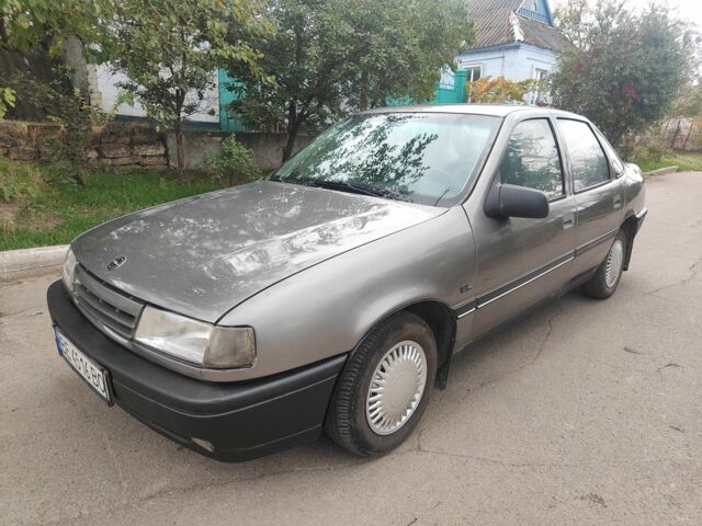 Опель Вектра 1989 в Николаеве на Automoto.ua Серый Опель Вектра, объемом двигателя 1.6 л и пробегом 300 тыс. км за 1300 $, фото 1 на Automoto.ua