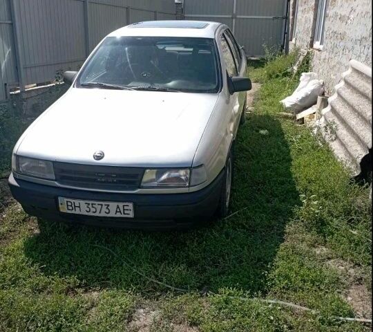 Серый Опель Вектра, объемом двигателя 2 л и пробегом 400 тыс. км за 750 $, фото 1 на Automoto.ua