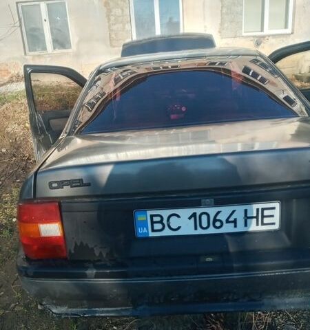 Сірий Опель Вектра, об'ємом двигуна 1.6 л та пробігом 270 тис. км за 1500 $, фото 1 на Automoto.ua