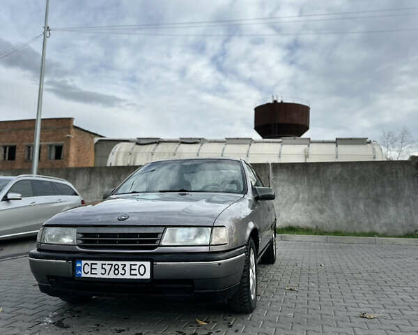 Опель Вектра 1989 у Чернівцях на Automoto.ua Сірий Опель Вектра, об'ємом двигуна 1.6 л та пробігом 265 тис. км за 1350 $, фото 1 на Automoto.ua