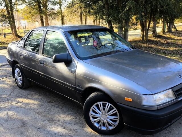 Серый Опель Вектра, объемом двигателя 1.6 л и пробегом 444 тыс. км за 995 $, фото 1 на Automoto.ua