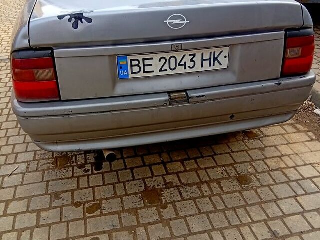 Серый Опель Вектра, объемом двигателя 2 л и пробегом 3 тыс. км за 800 $, фото 1 на Automoto.ua