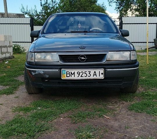 Сірий Опель Вектра, об'ємом двигуна 2 л та пробігом 310 тис. км за 1700 $, фото 1 на Automoto.ua