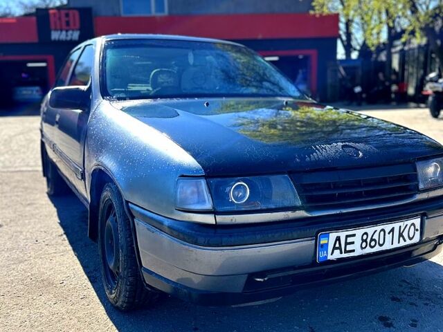 Серый Опель Вектра, объемом двигателя 2 л и пробегом 0 тыс. км за 1100 $, фото 1 на Automoto.ua