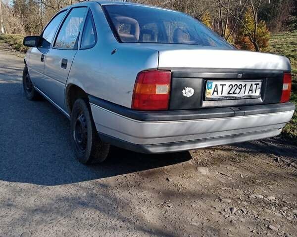 Сірий Опель Вектра, об'ємом двигуна 1.6 л та пробігом 340 тис. км за 1500 $, фото 1 на Automoto.ua