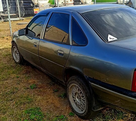 Сірий Опель Вектра, об'ємом двигуна 2 л та пробігом 130 тис. км за 1300 $, фото 1 на Automoto.ua