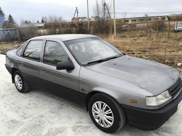 Серый Опель Вектра, объемом двигателя 1.6 л и пробегом 400 тыс. км за 899 $, фото 1 на Automoto.ua