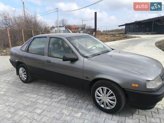 Серый Опель Вектра, объемом двигателя 1.6 л и пробегом 343 тыс. км за 999 $, фото 1 на Automoto.ua