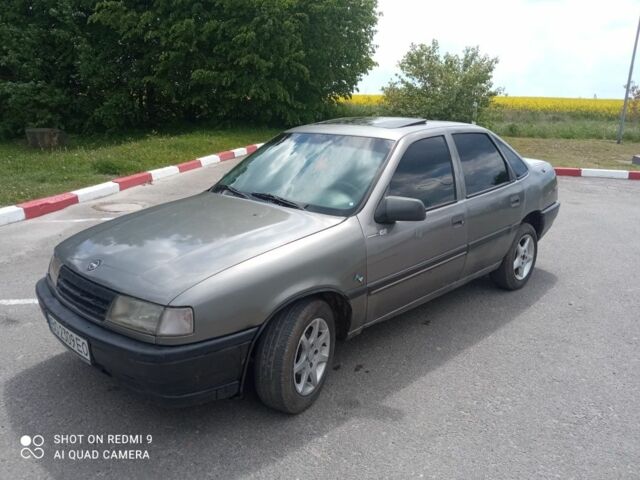 Серый Опель Вектра, объемом двигателя 2 л и пробегом 200 тыс. км за 950 $, фото 1 на Automoto.ua