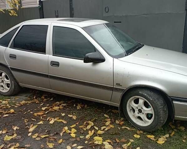 Серый Опель Вектра, объемом двигателя 1.8 л и пробегом 350 тыс. км за 1500 $, фото 1 на Automoto.ua