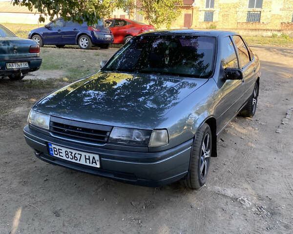 Серый Опель Вектра, объемом двигателя 2 л и пробегом 250 тыс. км за 1700 $, фото 1 на Automoto.ua