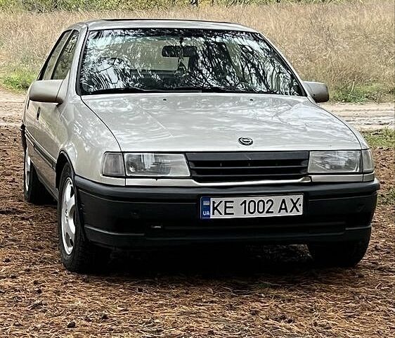 Сірий Опель Вектра, об'ємом двигуна 2 л та пробігом 300 тис. км за 1254 $, фото 1 на Automoto.ua