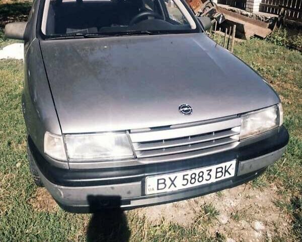 Опель Вектра 1990 в Изяслве на Automoto.ua Серый Опель Вектра, объемом двигателя 1.6 л и пробегом 300 тыс. км за 1650 $, фото 1 на Automoto.ua