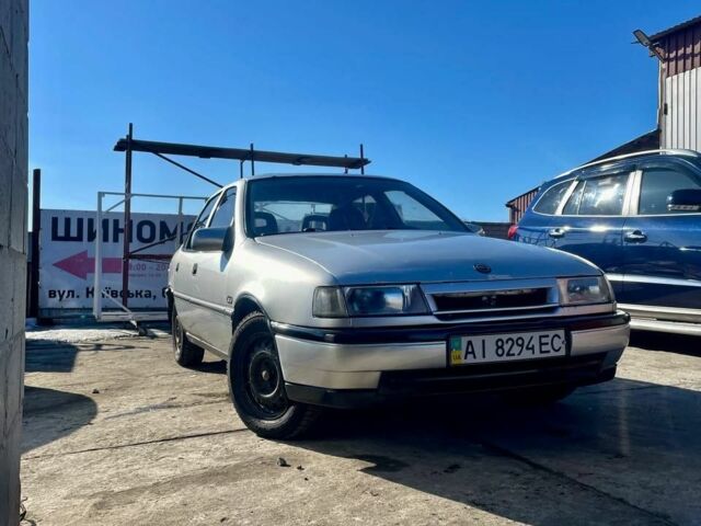 Серый Опель Вектра, объемом двигателя 1.6 л и пробегом 280 тыс. км за 1400 $, фото 1 на Automoto.ua