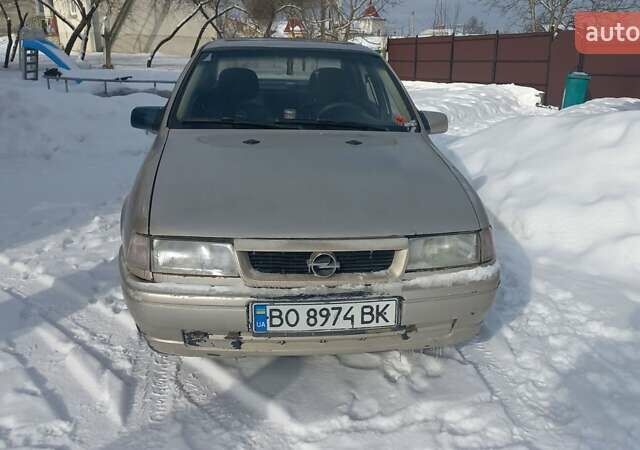 Сірий Опель Вектра, об'ємом двигуна 1.6 л та пробігом 111 тис. км за 900 $, фото 1 на Automoto.ua