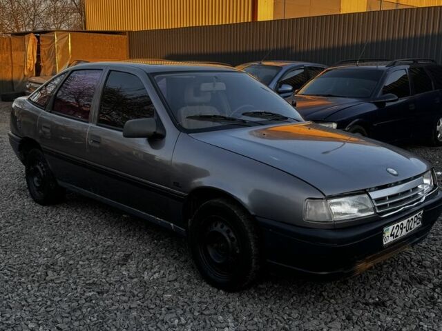 Серый Опель Вектра, объемом двигателя 0 л и пробегом 185 тыс. км за 850 $, фото 1 на Automoto.ua