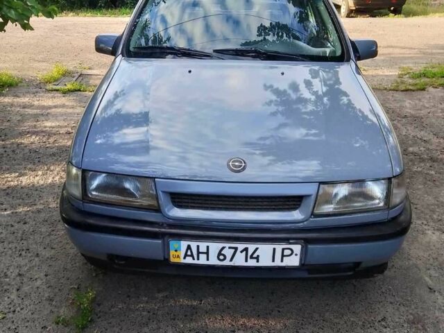 Сірий Опель Вектра, об'ємом двигуна 1.6 л та пробігом 300 тис. км за 1200 $, фото 1 на Automoto.ua