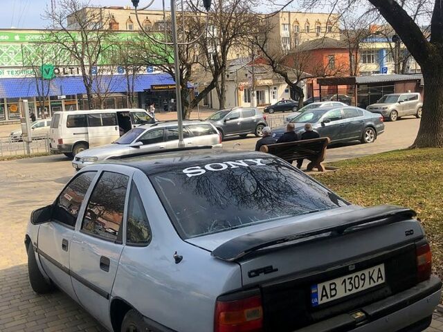 Серый Опель Вектра, объемом двигателя 2 л и пробегом 299 тыс. км за 1100 $, фото 1 на Automoto.ua