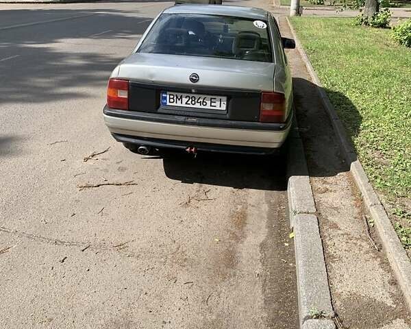 Серый Опель Вектра, объемом двигателя 2 л и пробегом 473 тыс. км за 1700 $, фото 1 на Automoto.ua