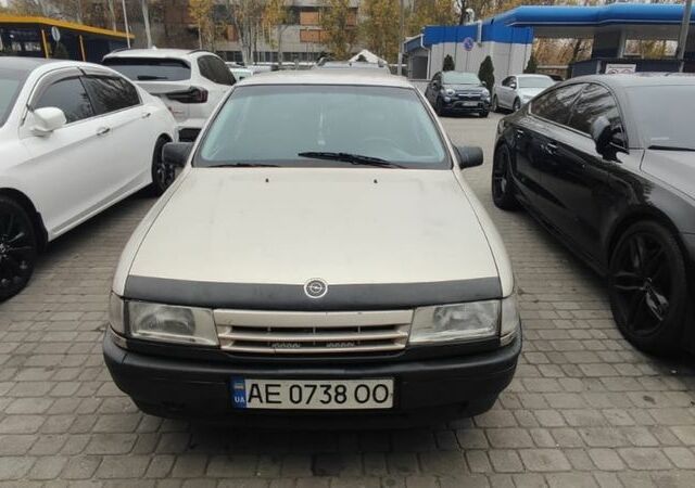 Серый Опель Вектра, объемом двигателя 2 л и пробегом 362 тыс. км за 1500 $, фото 1 на Automoto.ua