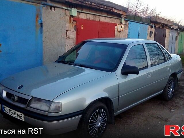 Серый Опель Вектра, объемом двигателя 2 л и пробегом 160 тыс. км за 1500 $, фото 1 на Automoto.ua