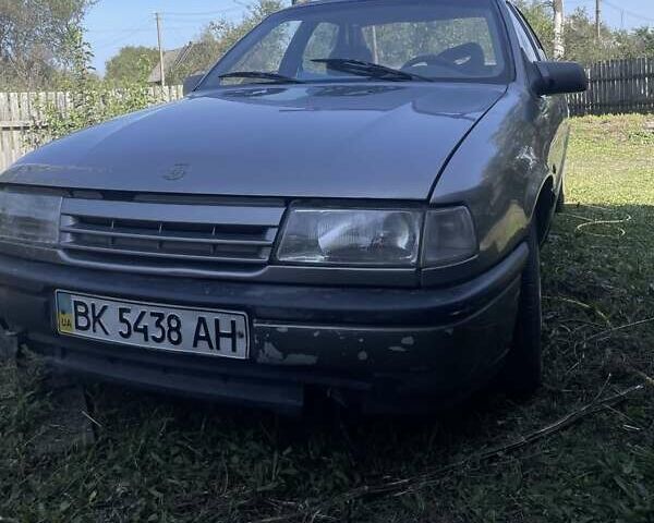 Сірий Опель Вектра, об'ємом двигуна 1.6 л та пробігом 380 тис. км за 900 $, фото 1 на Automoto.ua