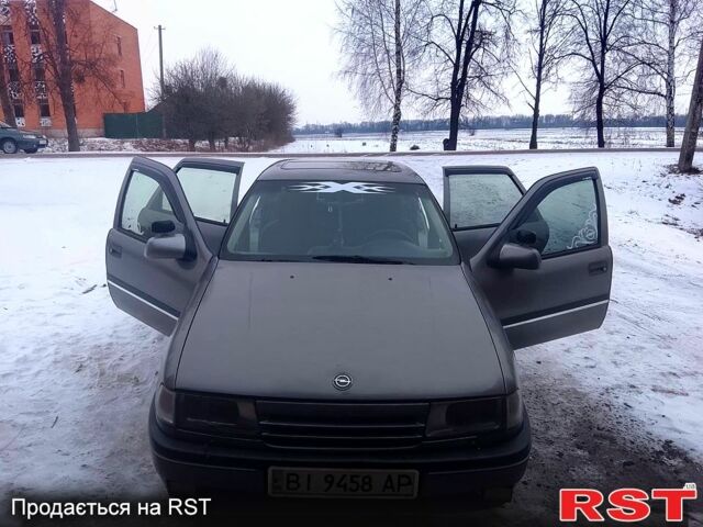Серый Опель Вектра, объемом двигателя 2 л и пробегом 111 тыс. км за 1500 $, фото 1 на Automoto.ua