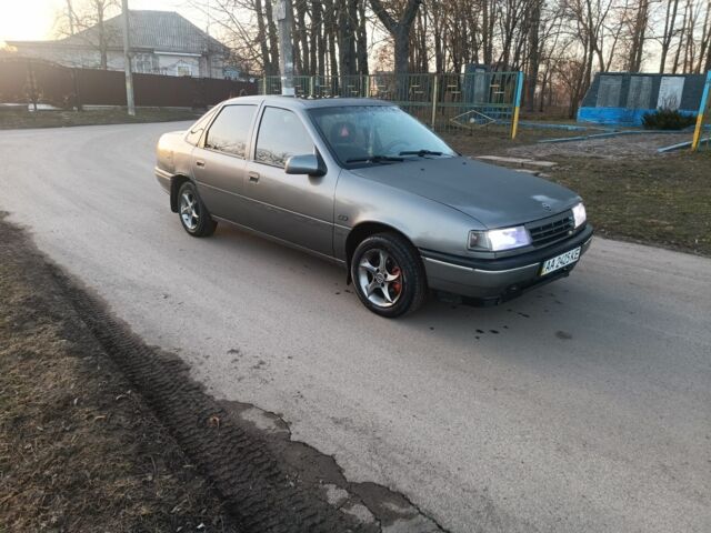 Сірий Опель Вектра, об'ємом двигуна 2 л та пробігом 300 тис. км за 699 $, фото 1 на Automoto.ua