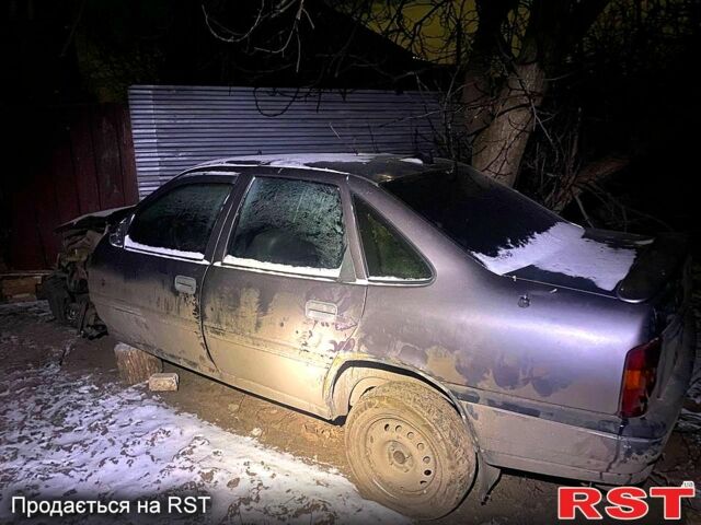 Серый Опель Вектра, объемом двигателя 1.6 л и пробегом 166 тыс. км за 300 $, фото 1 на Automoto.ua
