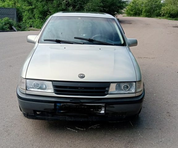 Сірий Опель Вектра, об'ємом двигуна 1 л та пробігом 250 тис. км за 2131 $, фото 1 на Automoto.ua