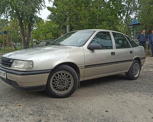 Сірий Опель Вектра, об'ємом двигуна 2 л та пробігом 200 тис. км за 1399 $, фото 1 на Automoto.ua