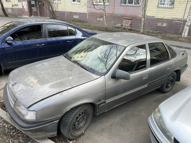 Серый Опель Вектра, объемом двигателя 1.6 л и пробегом 300 тыс. км за 1000 $, фото 1 на Automoto.ua