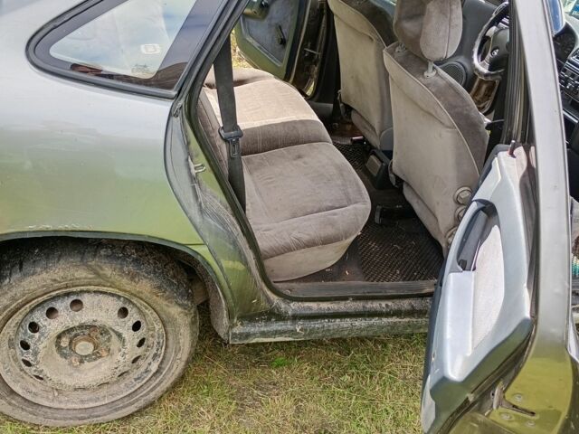 Сірий Опель Вектра, об'ємом двигуна 1.6 л та пробігом 450 тис. км за 1050 $, фото 1 на Automoto.ua